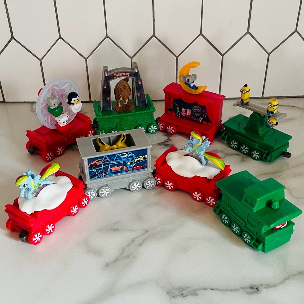 2017 McDonald's Holiday Express Train - 8 pieces